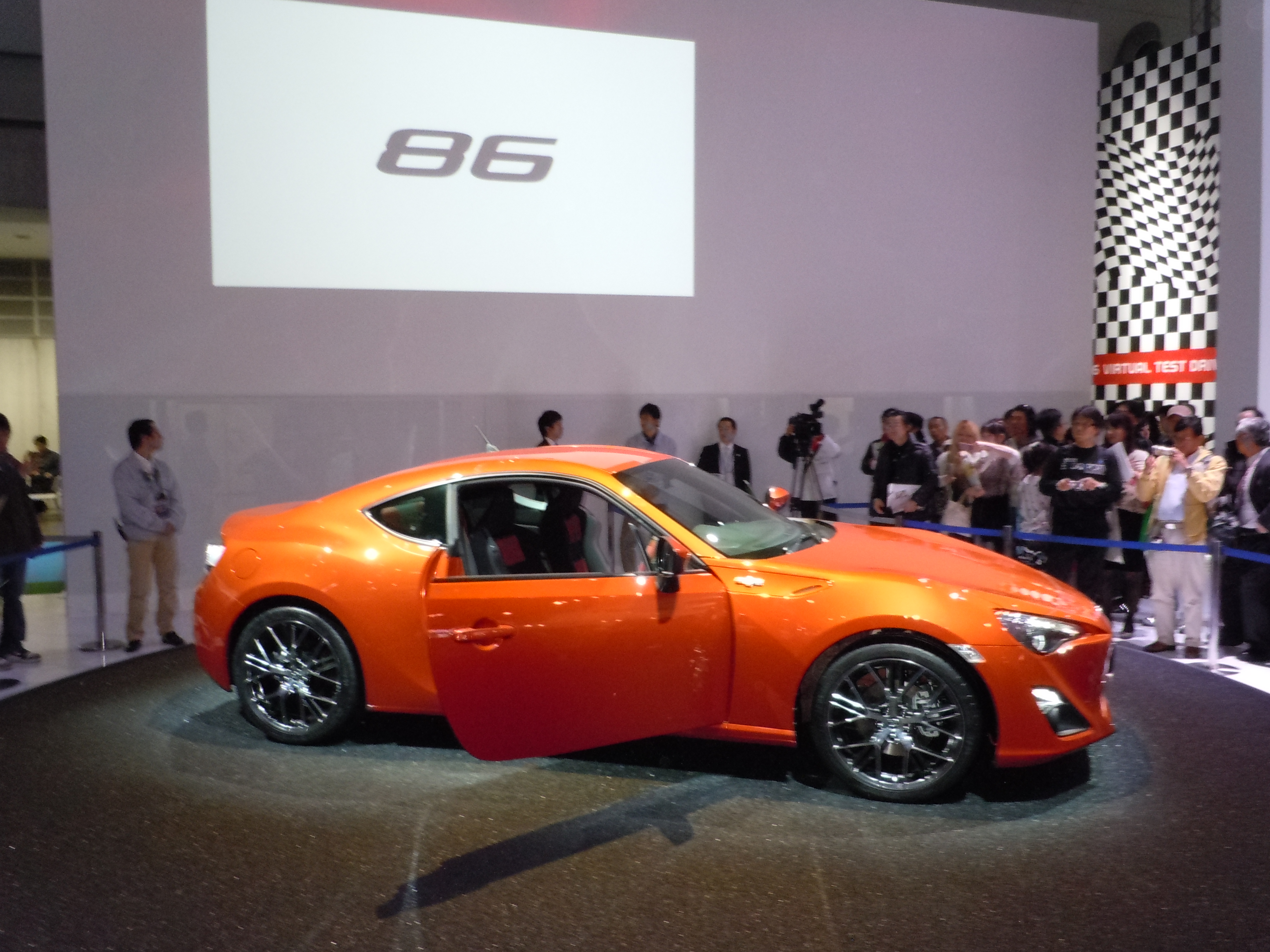 �g���^�@86